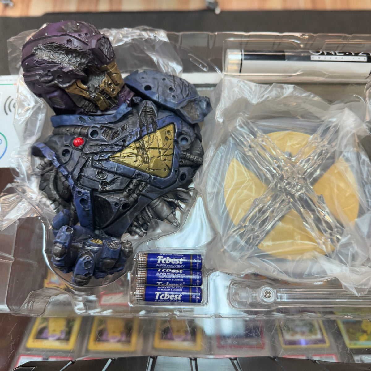 Wolverine Deluxe Edition (Marvel, Mezco One:12) Complete product image 9, provided for visual reference and product detail