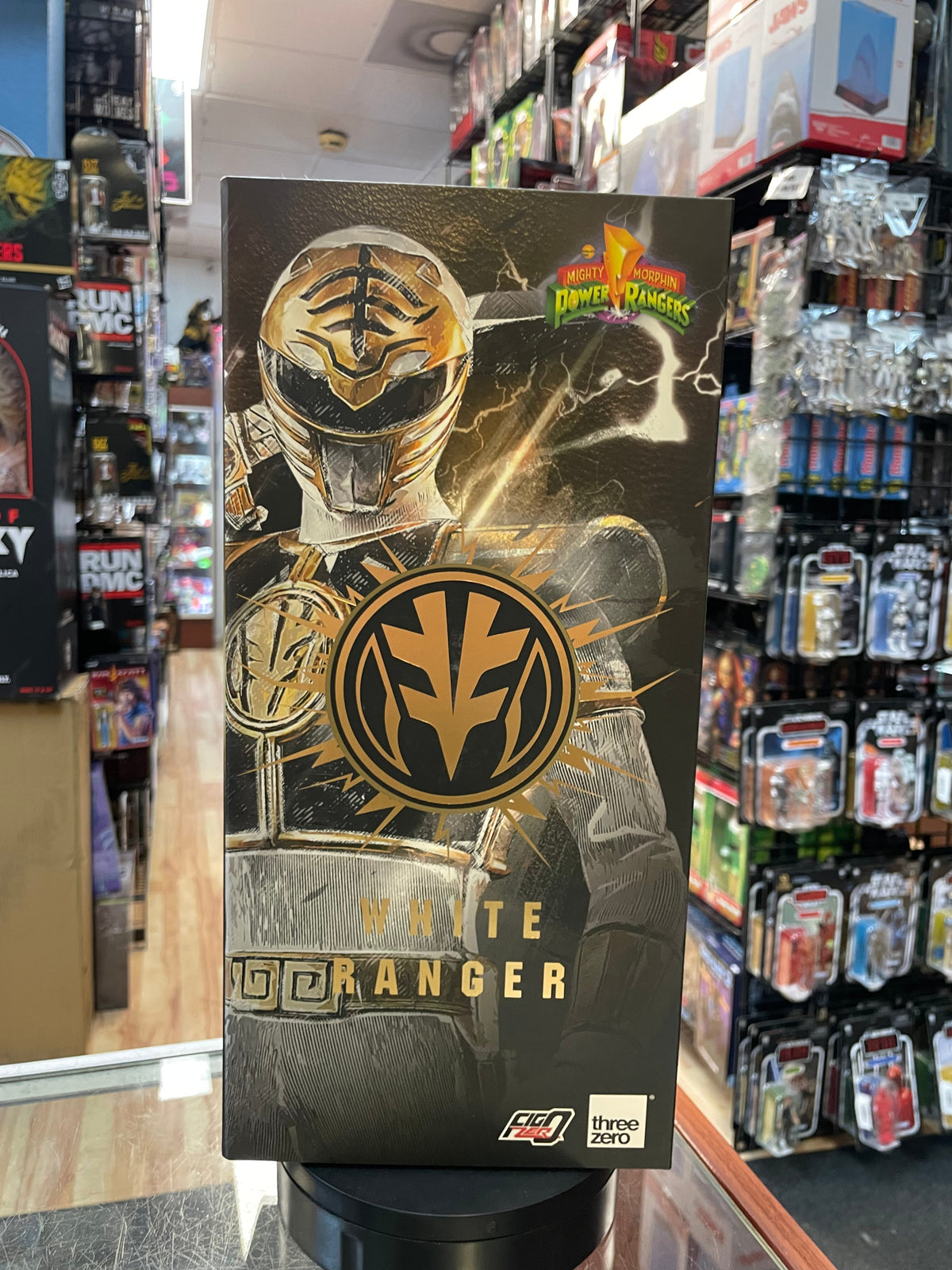 White Ranger 1/6 Scale (Threezero, MMPR Power Rangers) COMPLETE product image 4, provided for visual reference and product