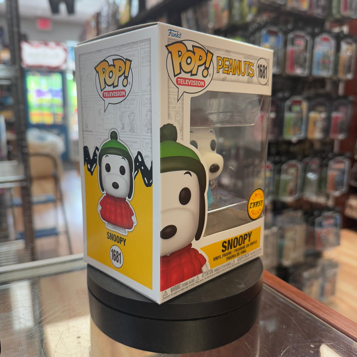 Snoopy in Coat #1691 (Funko Pop!, Snoopy) **CHASE** product image 5, provided for visual reference and product detail review