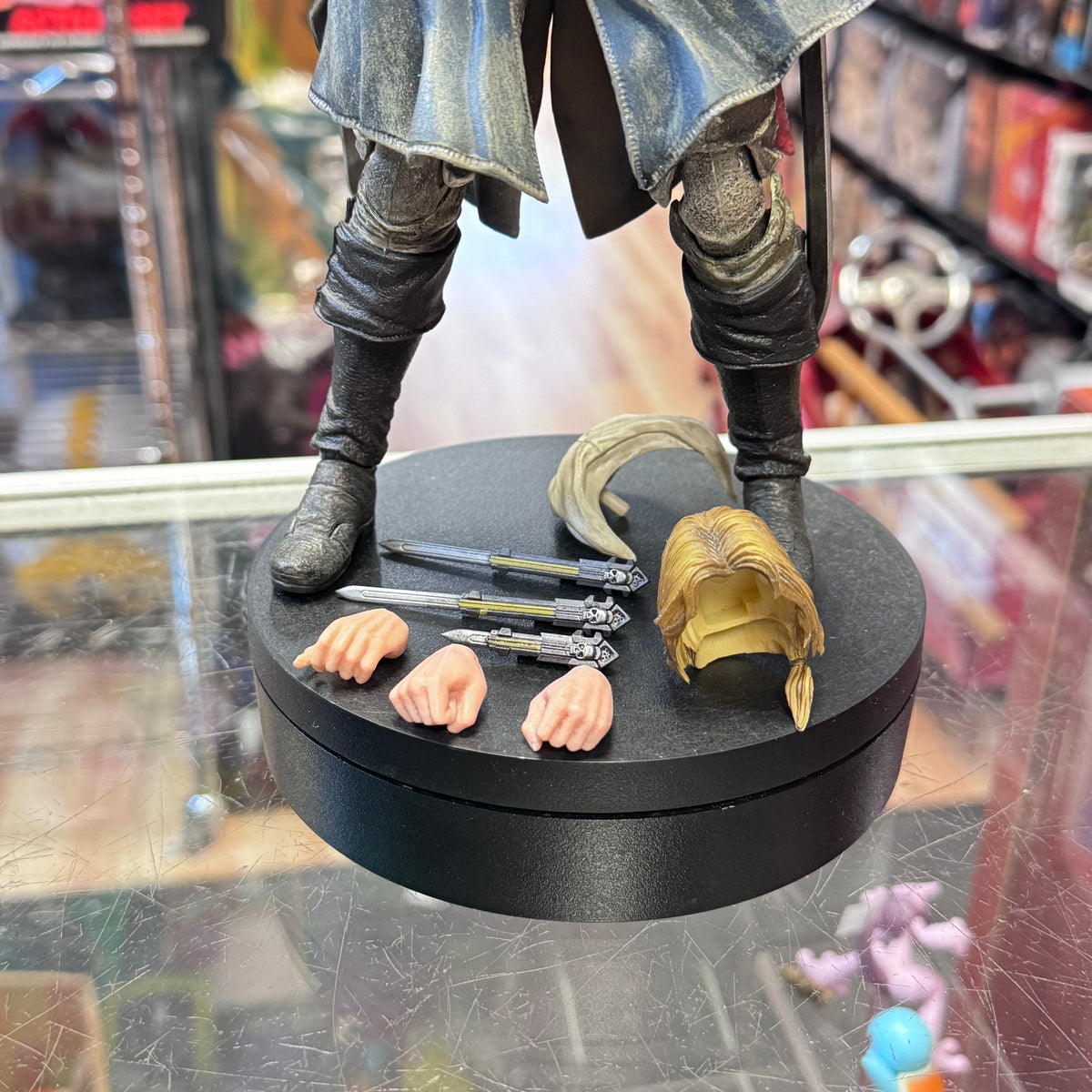 Edward Kenway (PlayArts Kai, Assassins Creed) COMPLETE product image 4, provided for visual reference and product detail