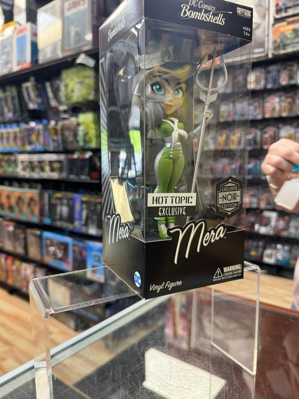 Hera Noir Hot Topic (DC Bombshells, Cryptozoic Entertainment) product image 8, provided for visual reference and product