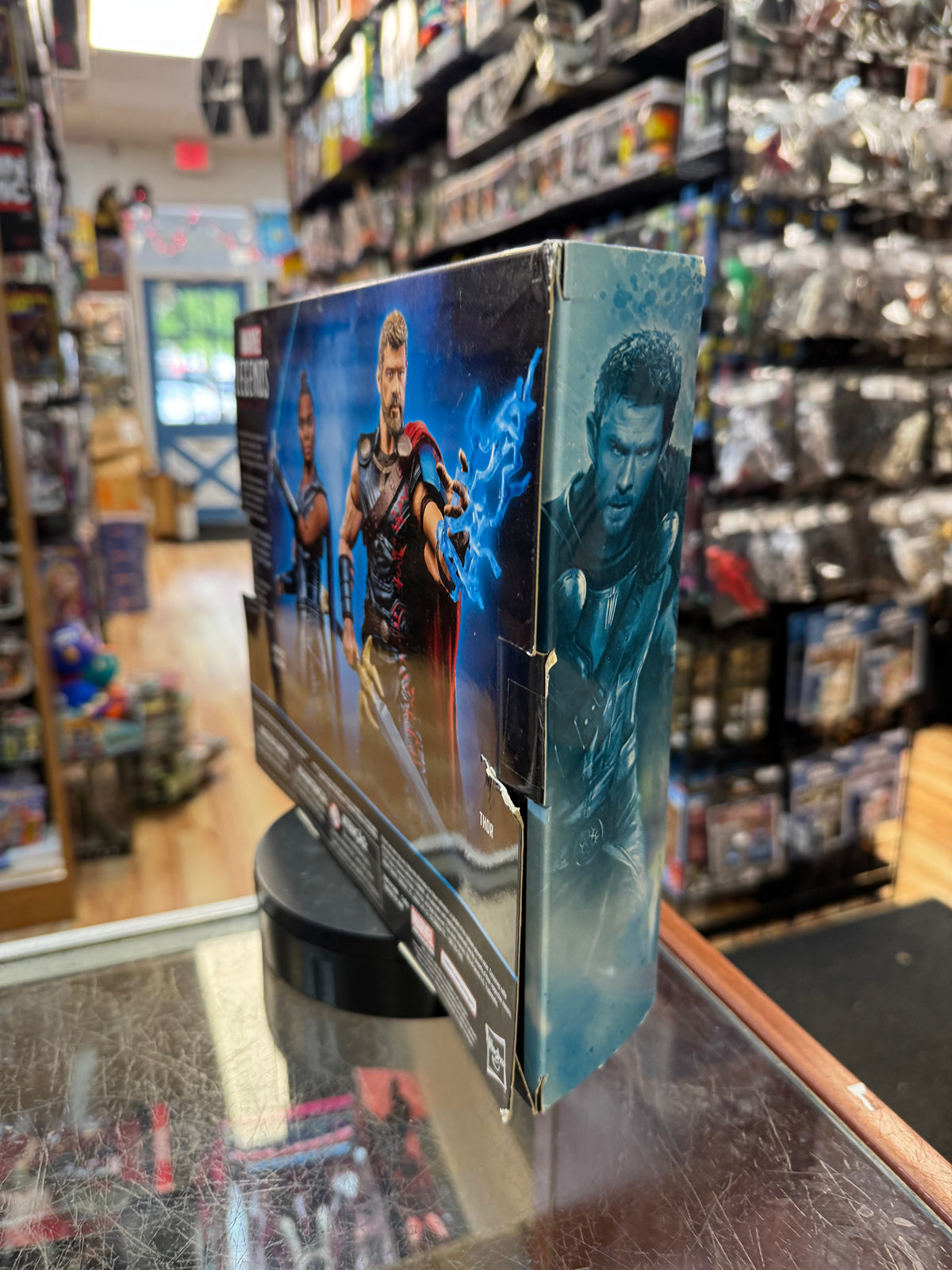Thor and Valkyrie 2 Pack Thor Ragnarok (Marvel Legends, Hasbro) *SEALED* product image 5, provided for visual reference and