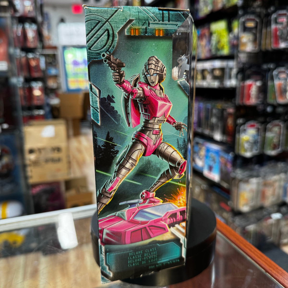 Arcee Earthrise Deluxe Class (Transformers Generations, Hasbro) Sealed product image 2, provided for visual reference and