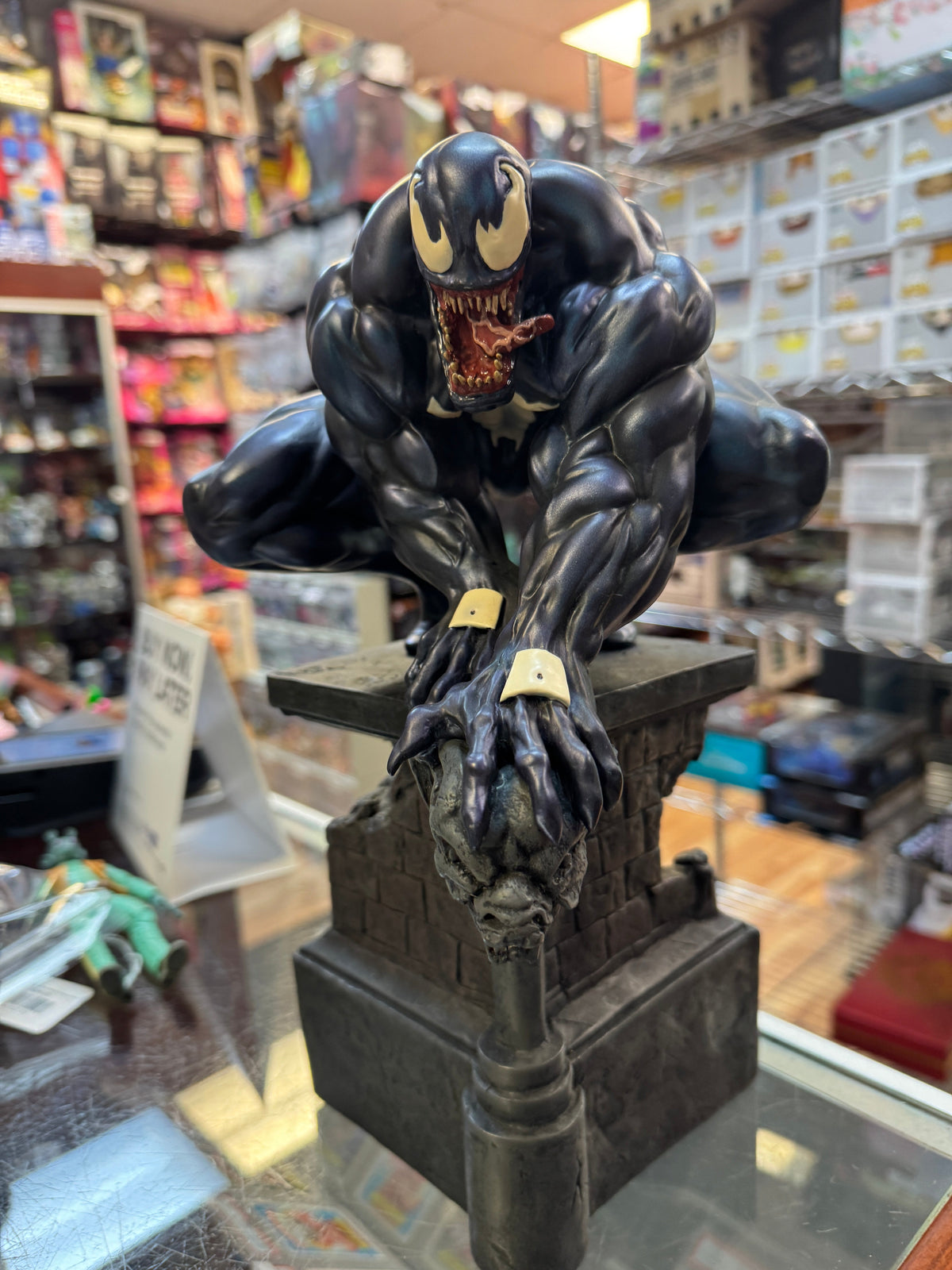Classic Venom Full-Size Statue (Vintage Bowen Designs, Marvel) **No Box** product image 7, provided for visual reference and