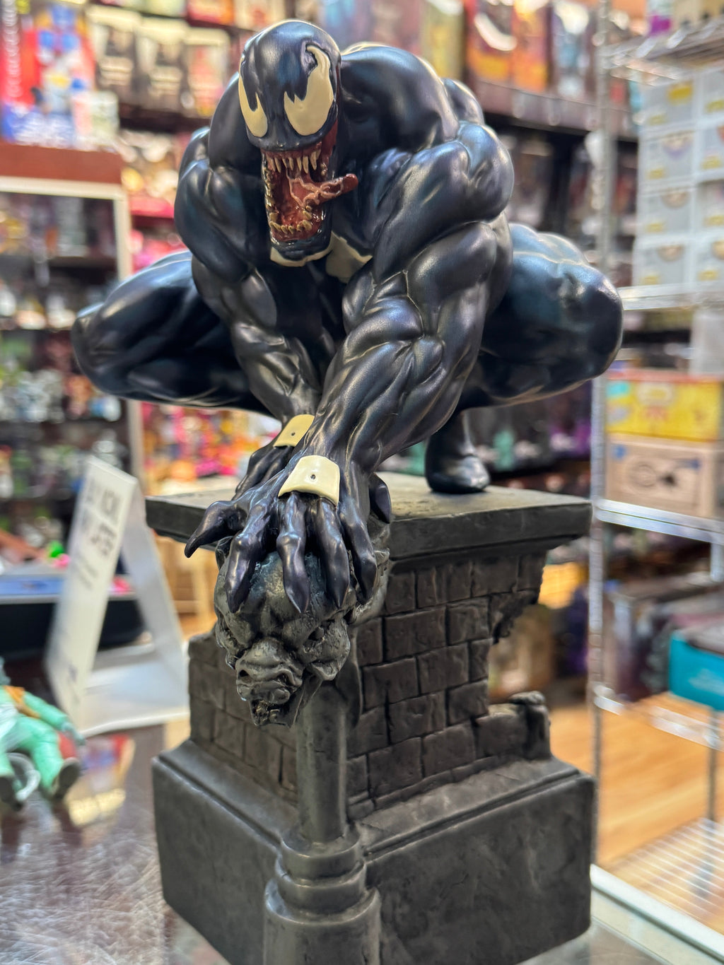 Classic Venom Full-Size Statue (Vintage Bowen Designs, Marvel) **No Box** product image 3, provided for visual reference and