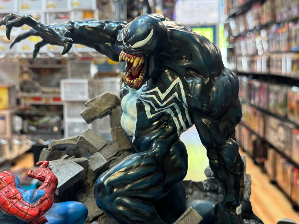 Spider-Man vs Venom Diorama Statue (Vintage Bowen Designs, Marvel) **No Box** product image 12, provided for visual