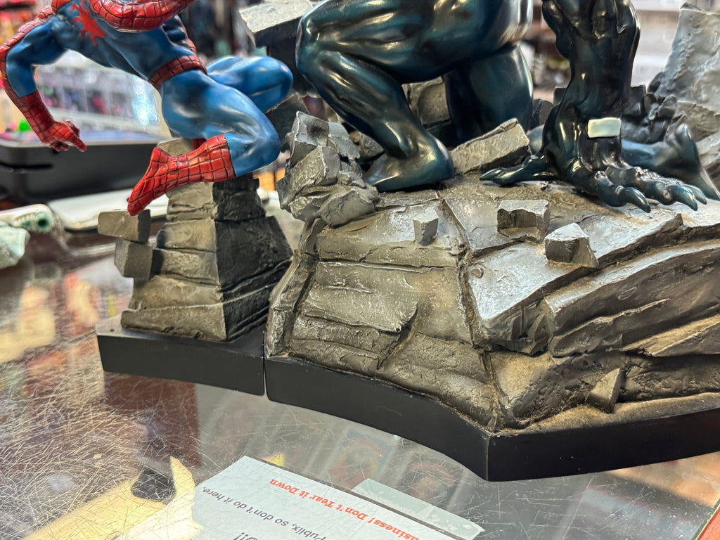 Spider-Man vs Venom Diorama Statue (Vintage Bowen Designs, Marvel) **No Box** product image 9, provided for visual reference