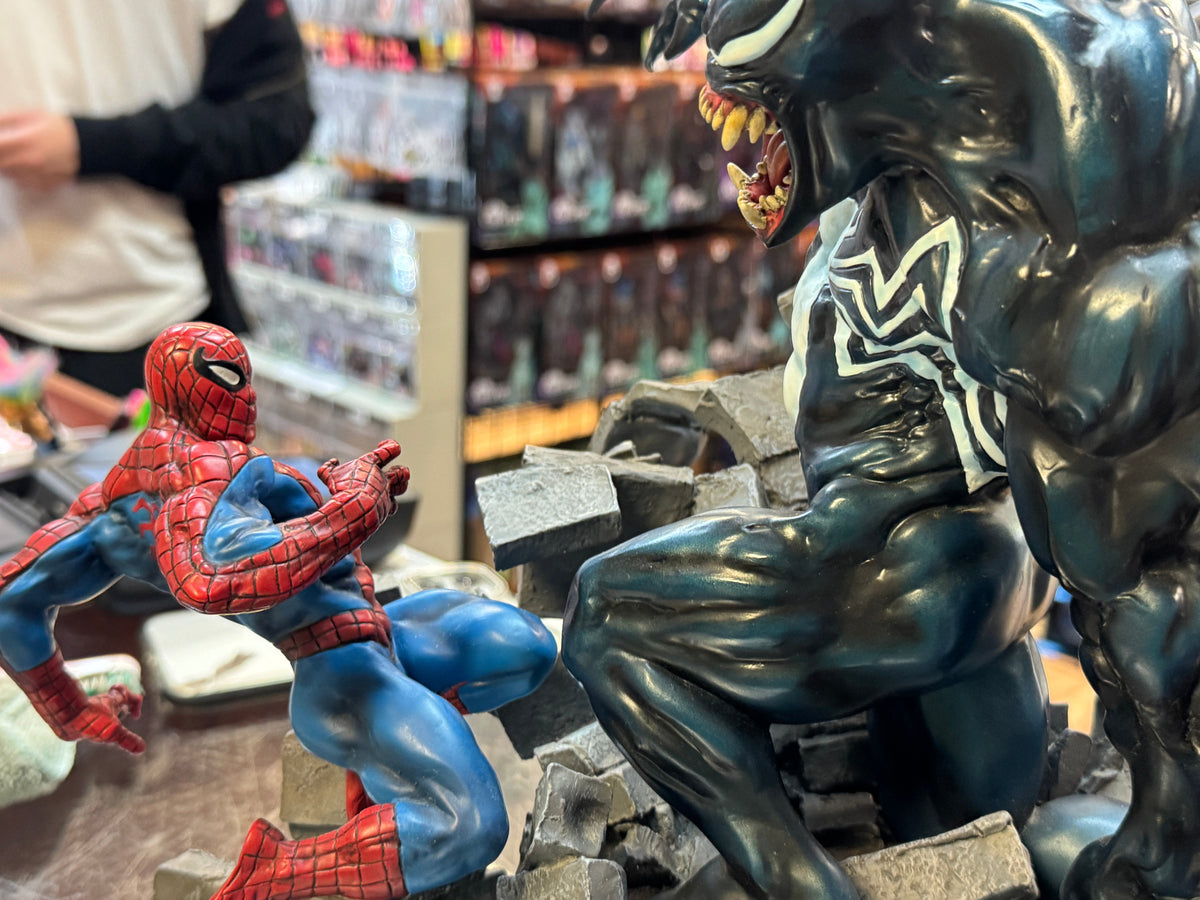 Spider-Man vs Venom Diorama Statue (Vintage Bowen Designs, Marvel) **No Box** product image 8, provided for visual reference