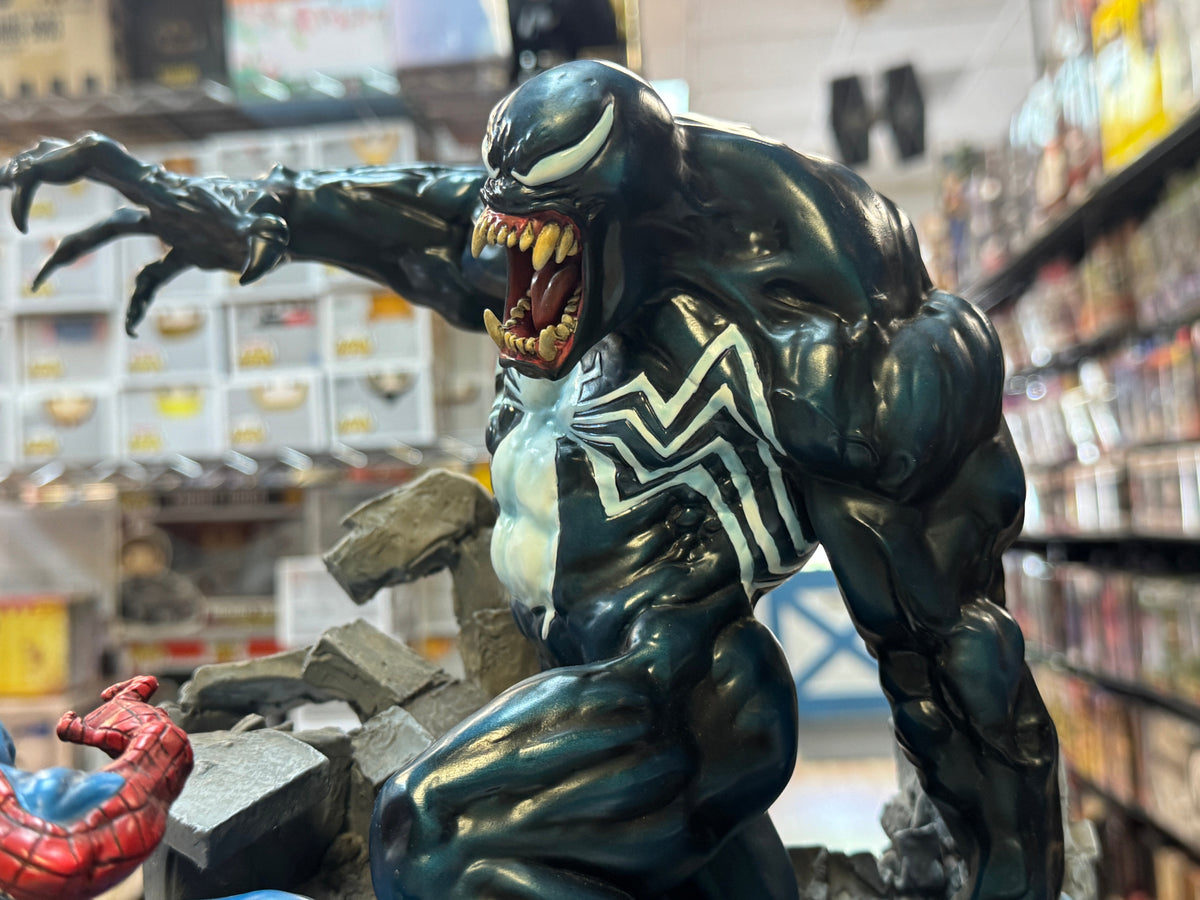 Spider-Man vs Venom Diorama Statue (Vintage Bowen Designs, Marvel) **No Box** product image 7, provided for visual reference