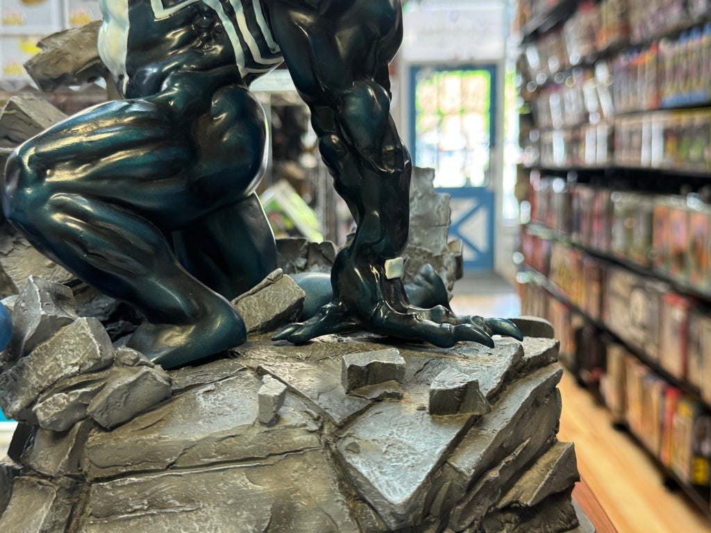 Spider-Man vs Venom Diorama Statue (Vintage Bowen Designs, Marvel) **No Box** product image 6, provided for visual reference