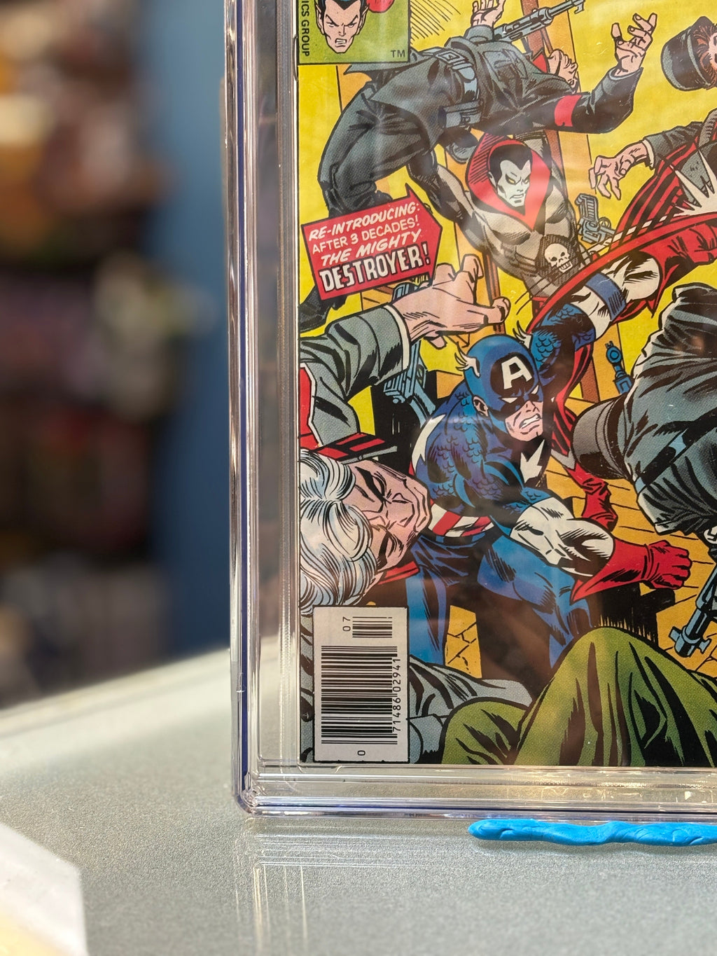 Invaders #18 (Marvel Comics, CGC Graded 9.6 WHITE) product image 4, provided for visual reference and product detail review