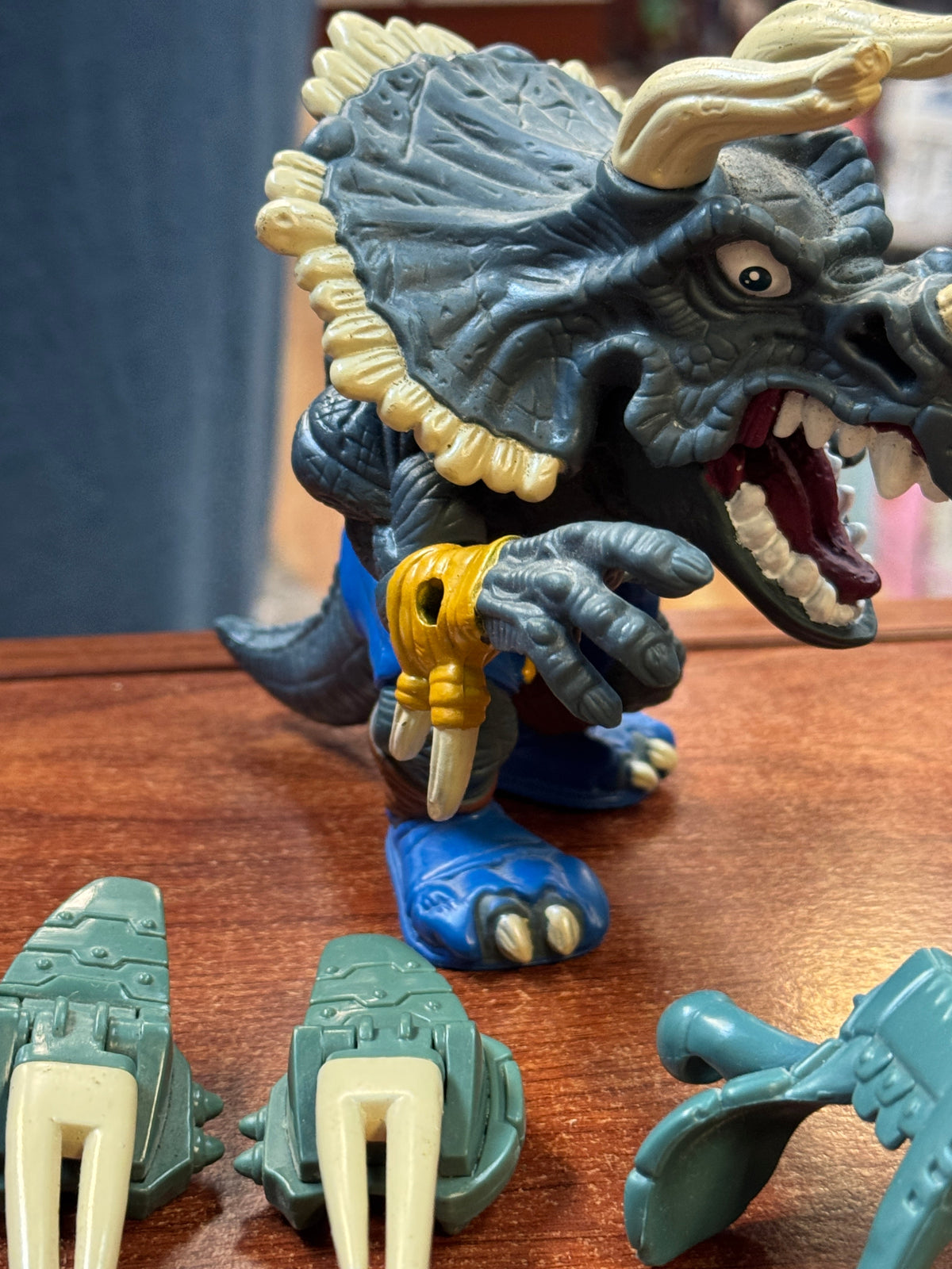 Spike Martial Arts Master (Vintage Extreme Dinosaurs, Mattel) **COMPLETE** product image 8, provided for visual reference