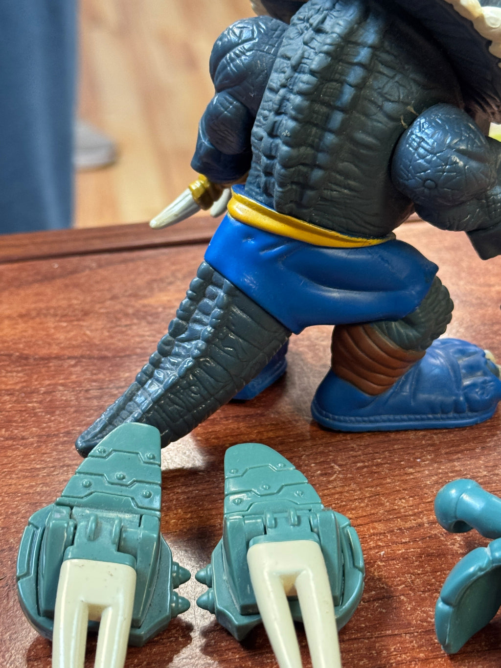 Spike Martial Arts Master (Vintage Extreme Dinosaurs, Mattel) **COMPLETE** product image 4, provided for visual reference