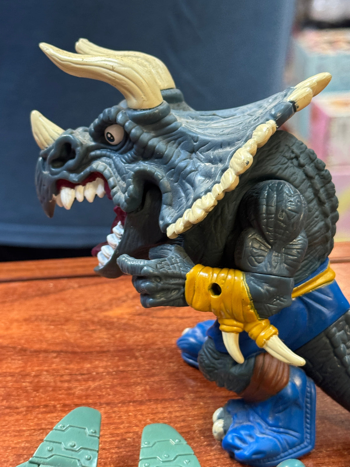Spike Martial Arts Master (Vintage Extreme Dinosaurs, Mattel) **COMPLETE** product image 3, provided for visual reference