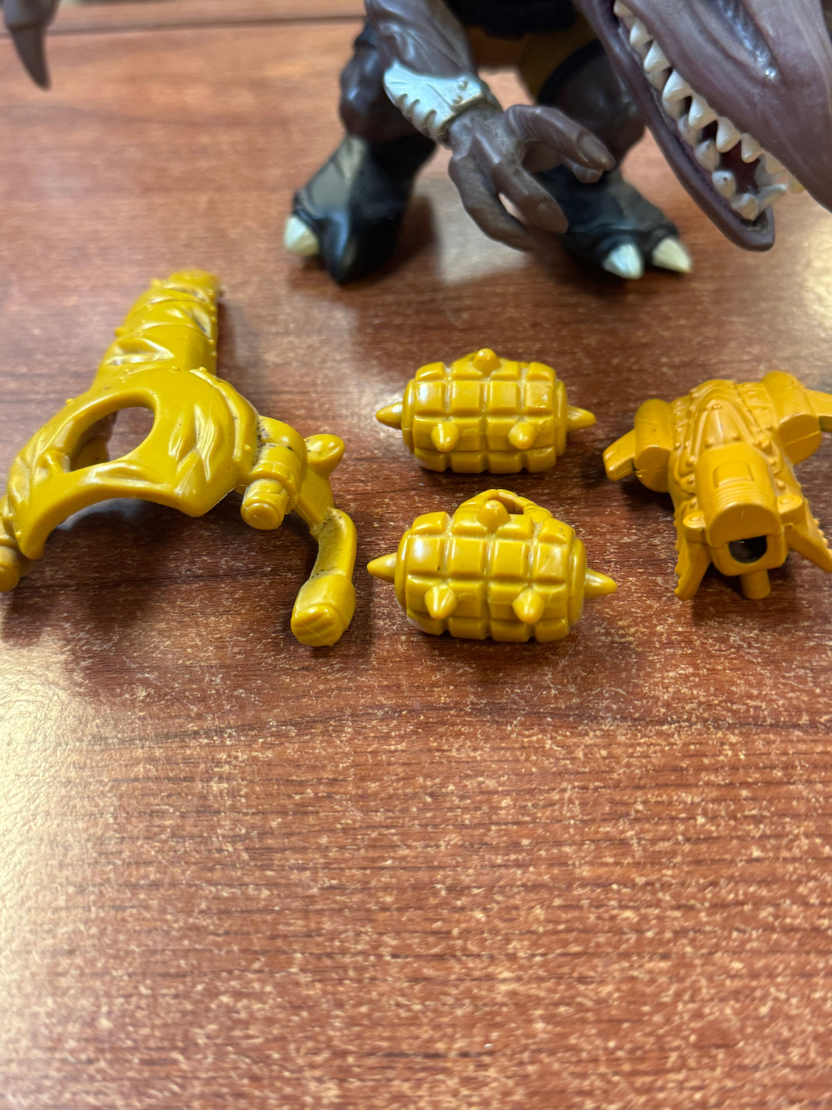 Bullzeye Arial Fighter (Vintage Extreme Dinosaurs, Mattel) **COMPLETE** product image 9, provided for visual reference and