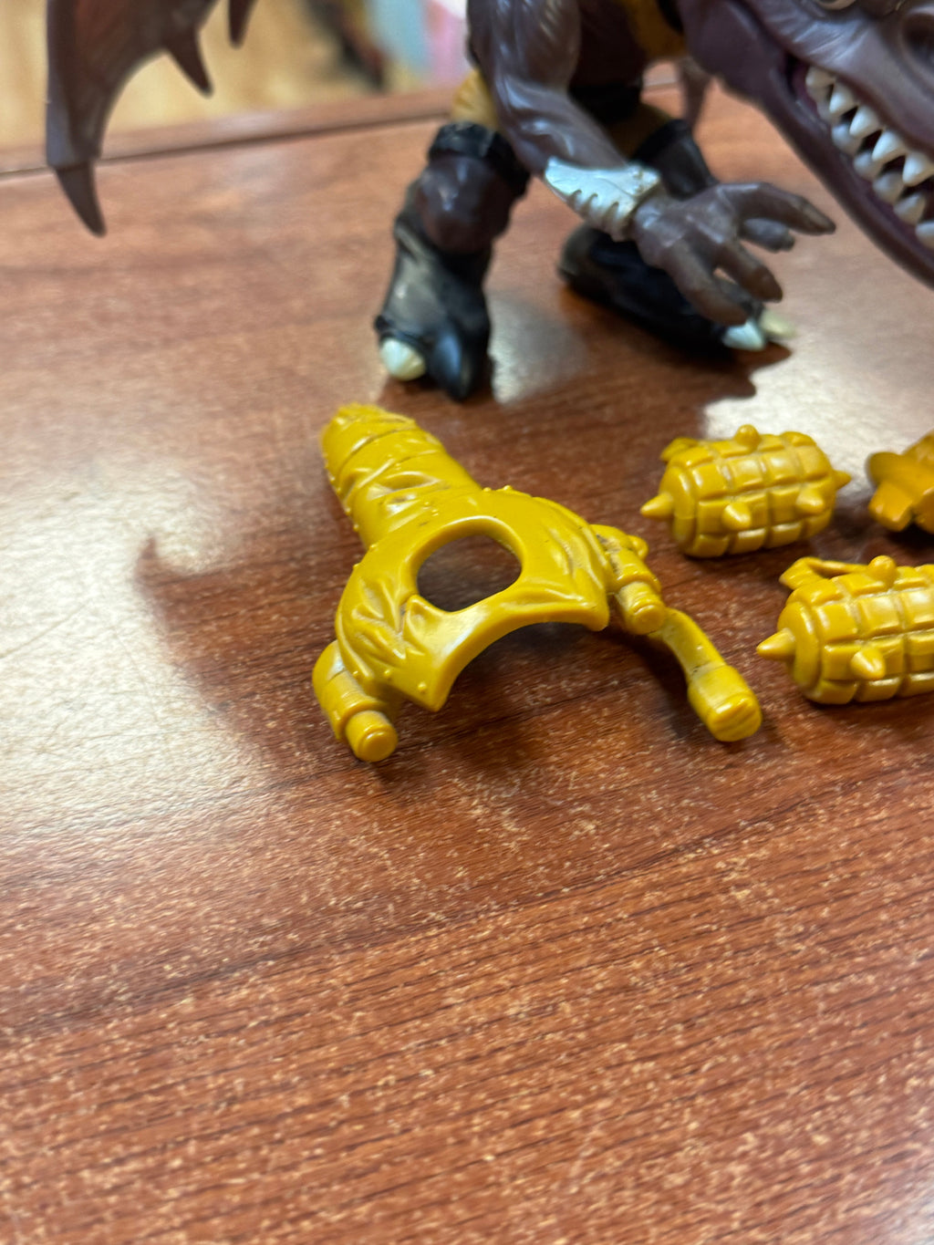 Bullzeye Arial Fighter (Vintage Extreme Dinosaurs, Mattel) **COMPLETE** product image 8, provided for visual reference and