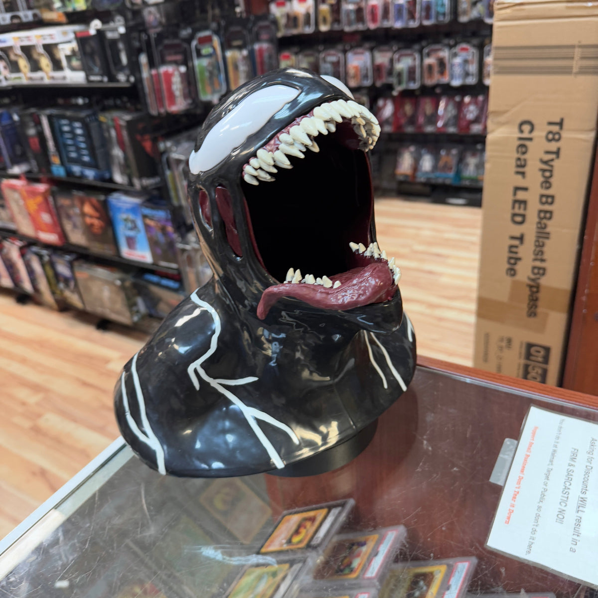Venom Popcorn Bucket 9091 (Venom the last Dance, Regal) product image 3, provided for visual reference and product detail