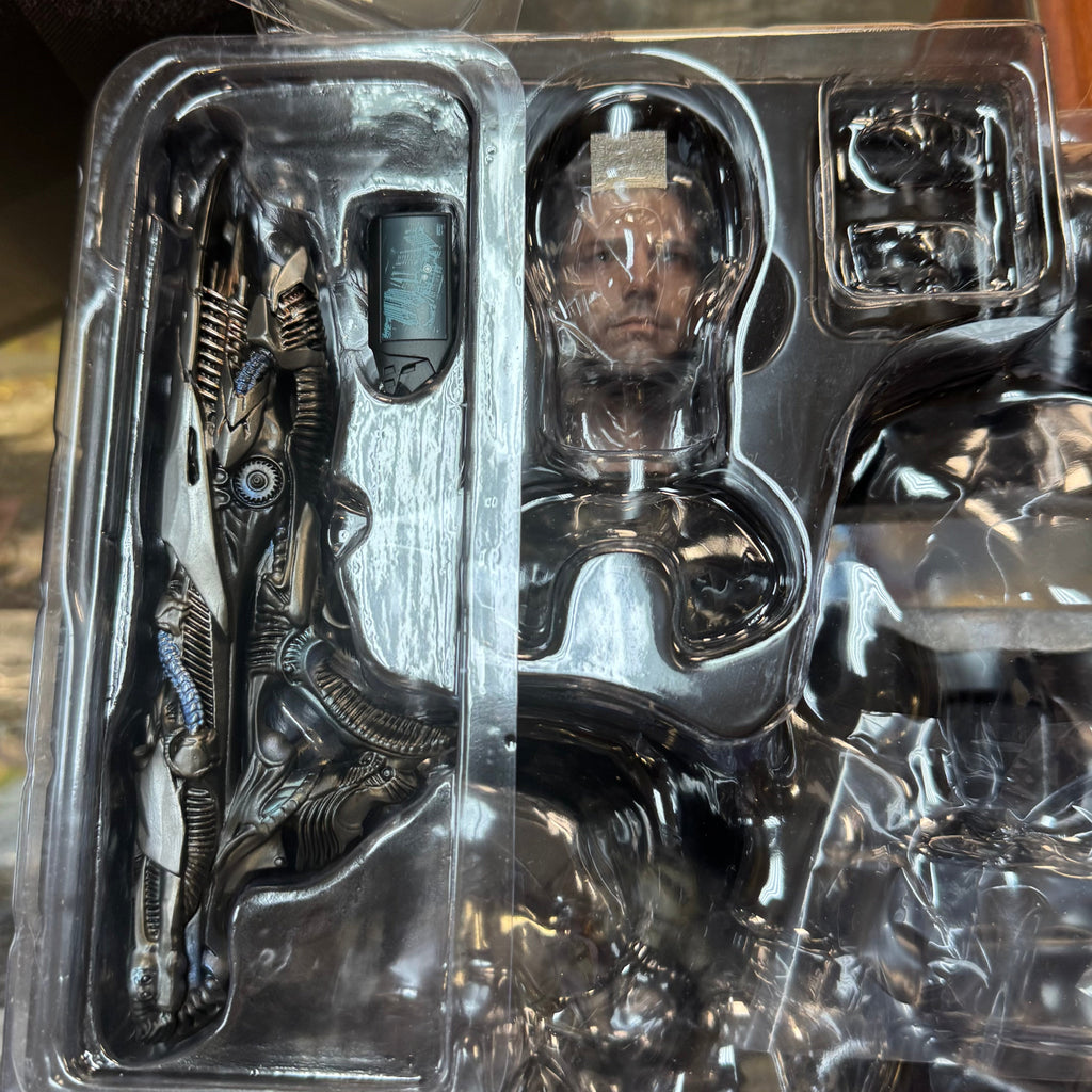 Batman Justice League Deluxe 1/6 MMS 456 (DC, Batman, Hot Toys) COMPLETE product image 15, provided for visual reference and