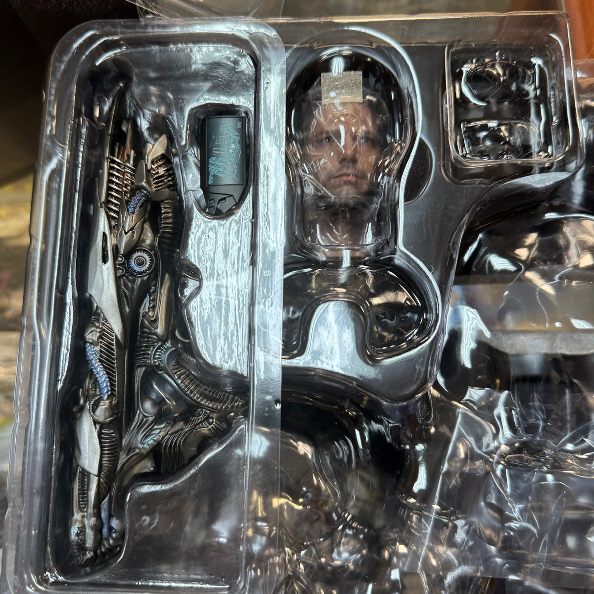 Batman Justice League Deluxe 1/6 MMS 456 (DC, Batman, Hot Toys) COMPLETE product image 15, provided for visual reference and