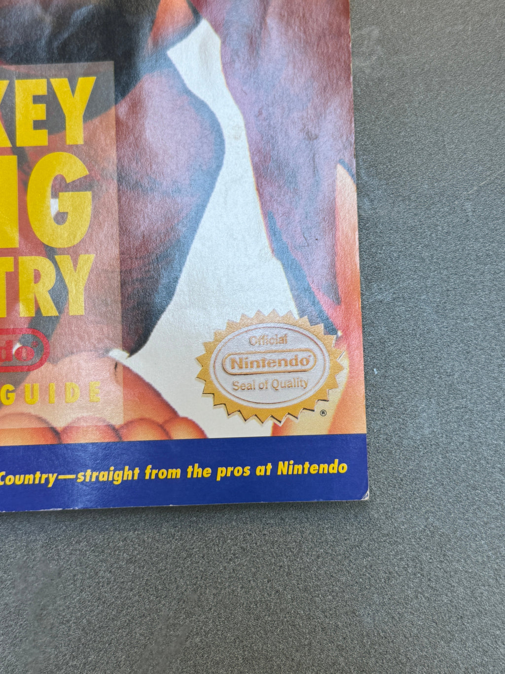 Donkey Kong Country Players Guide (Nintendo SNES, Video Game) product image 4, provided for visual reference and product