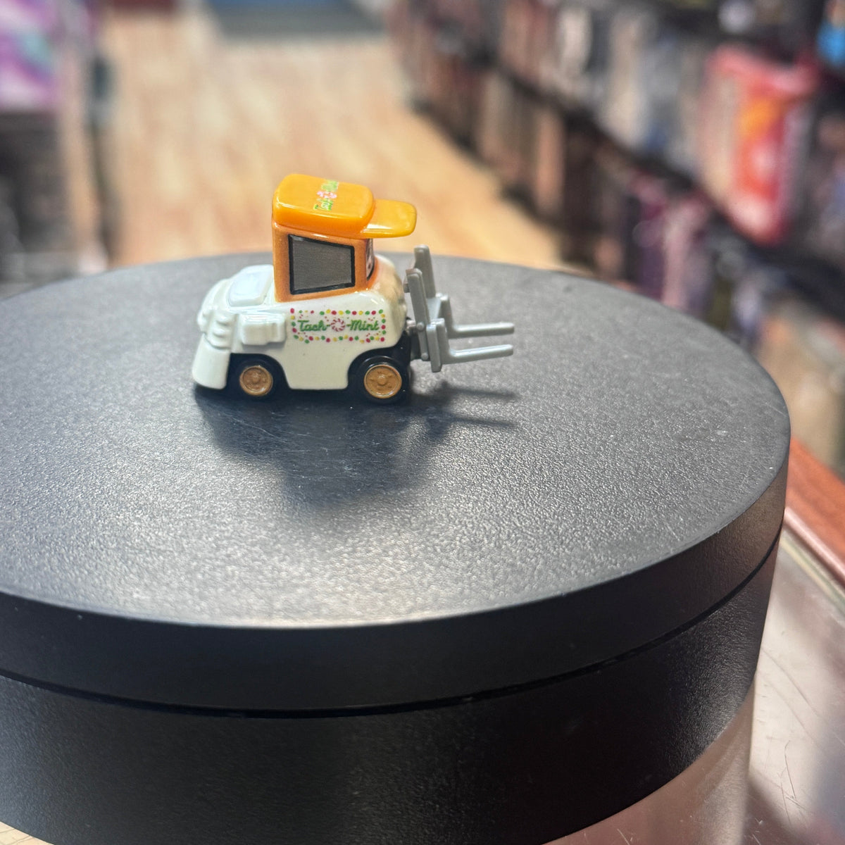 Tach O Mint Pitty Diecast 1:55 (Pixar Cars, Mattel) product image 2, provided for visual reference and product detail review