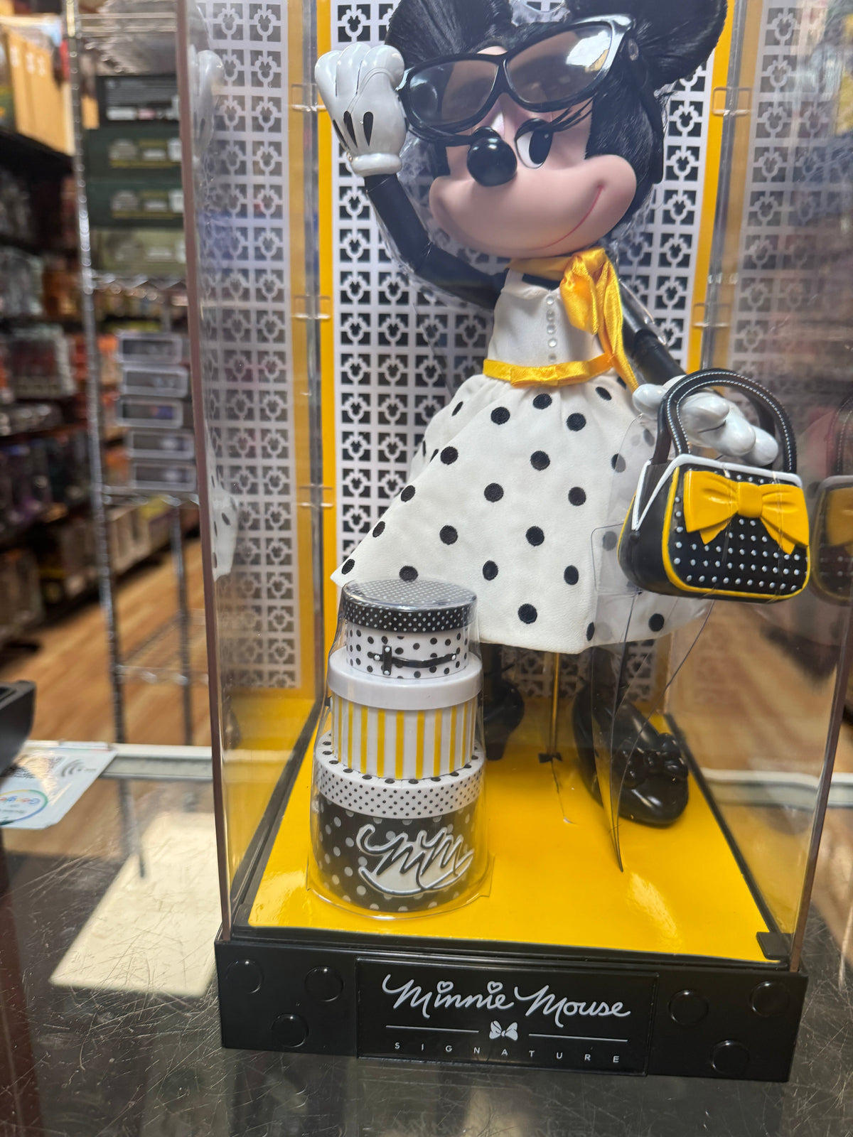 Pocka Dot Minnie Mouse Doll (Disney, Designer Signature Series) **SEALED** product image 5, provided for visual reference