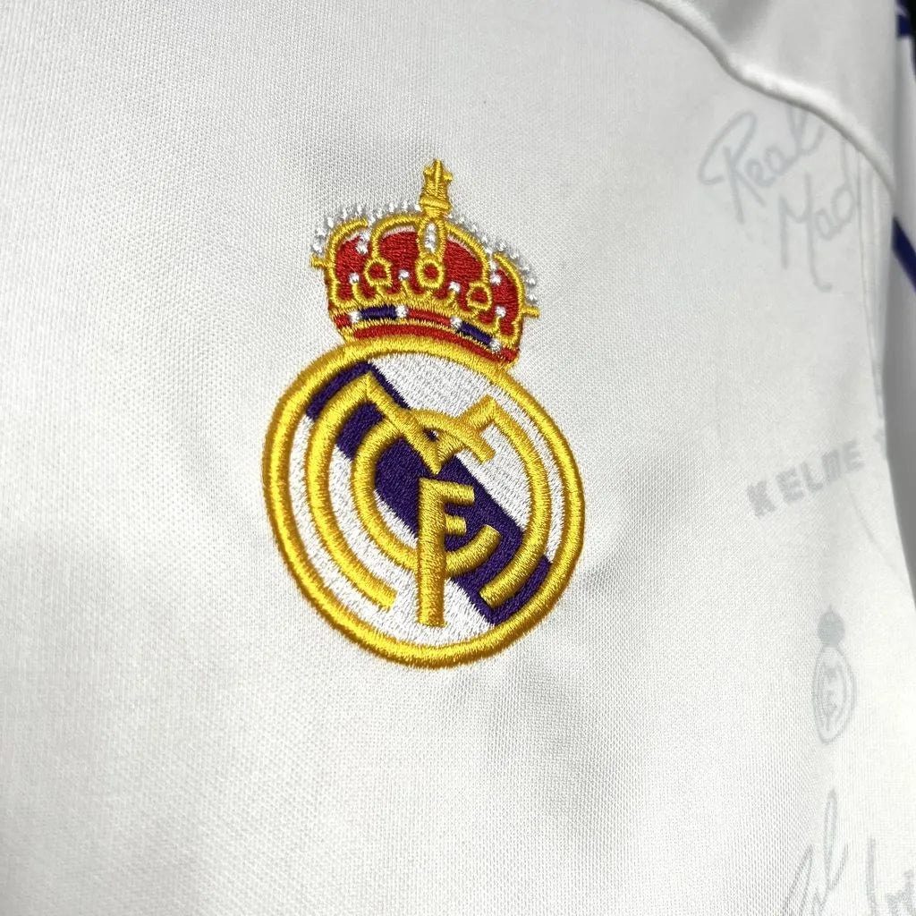 Retro Real Madrid Home Kit 1994/96 Long Sleeves Football product image 2