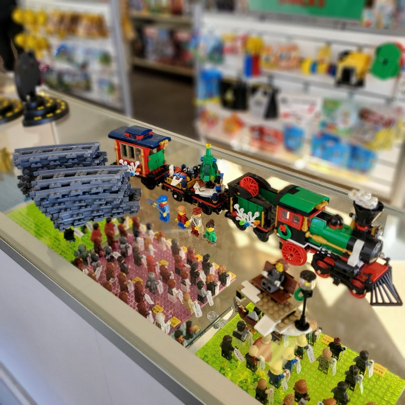 10254 LEGO Winter Holiday Train (Retired) (Previously Owned) product image 1, provided for visual reference and product