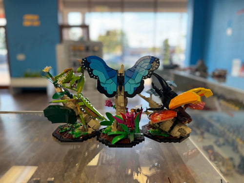 21342 LEGO The Insect Collection (Previously Owned) product image 1, provided for visual reference and product detail review