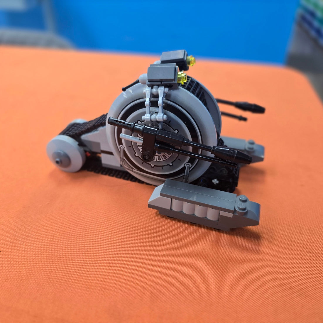 7748 LEGO Star Wars: Corporate Alliance Tank Droid (Retired) (Previously Owned) product image 1, provided for visual