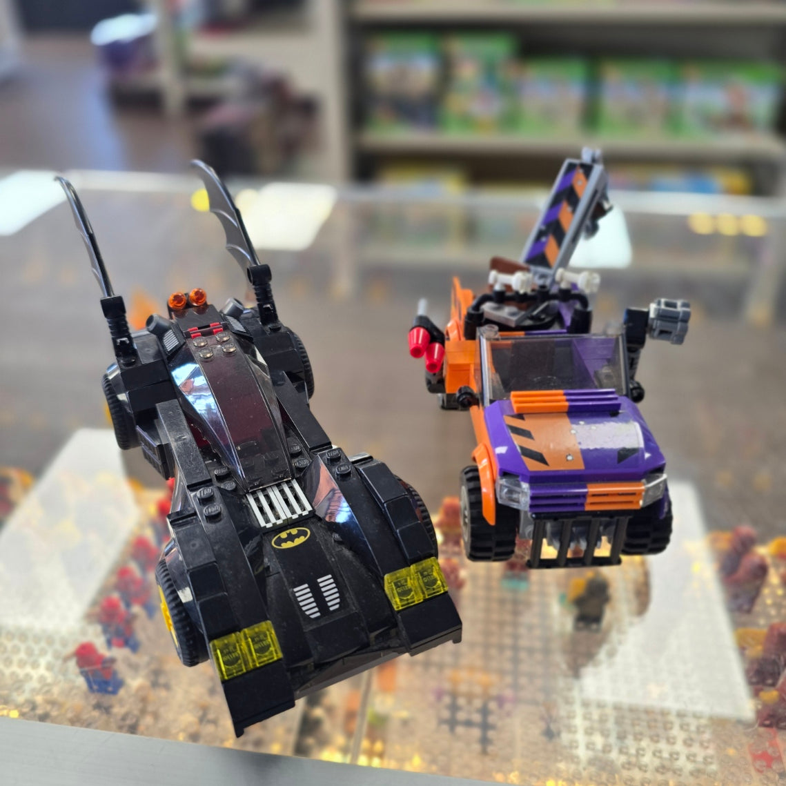 6864 Batmobile and The Two-Face Chase (Retired) (Previously Owned) product image 1, provided for visual reference and