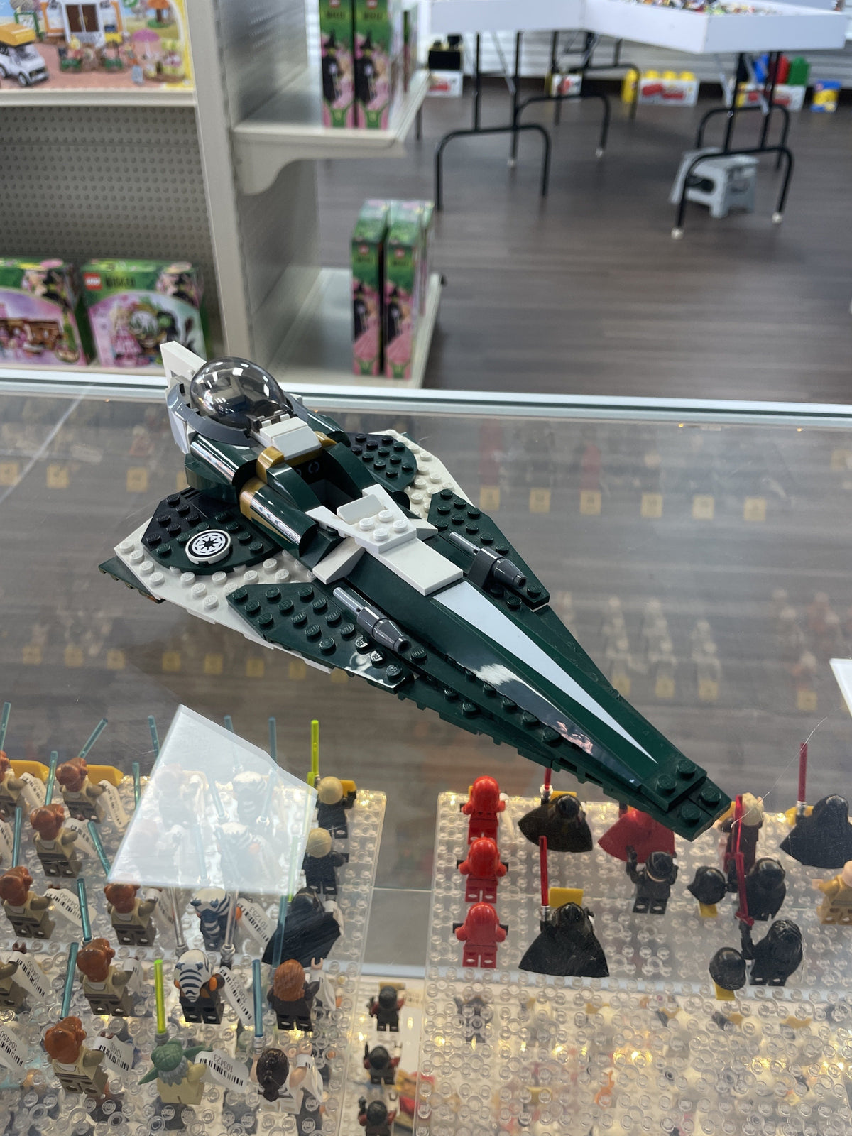 9498 Star Wars Saesee Tiin's Jedi Starfighter (Retired) (Previously Owned) product image 1, provided for visual reference