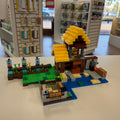 21144 LEGO Minecraft: The Farm Cottage (Retired) (Previously Owned) product image 1, provided for visual reference and