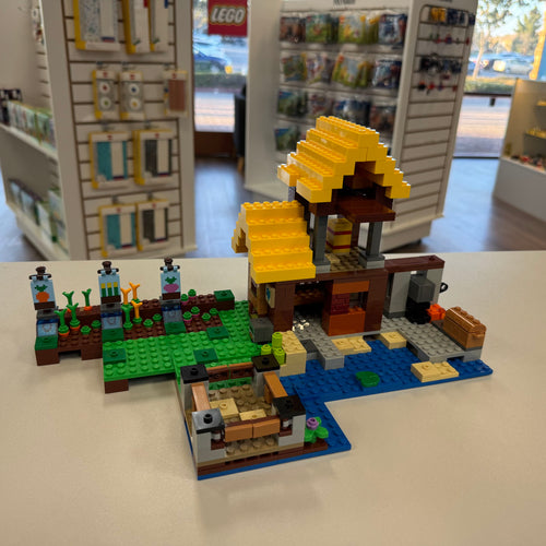 21144 LEGO Minecraft: The Farm Cottage (Retired) (Previously Owned) product image 1, provided for visual reference and