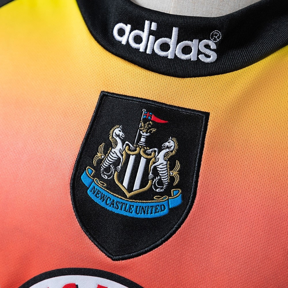 Newcastle United Jersey 1996-97 Goalkeeper Retro Football product image 4