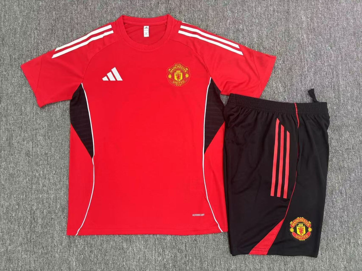 Kids Manchester United Training Tracksuits 25/26 Football product image 2