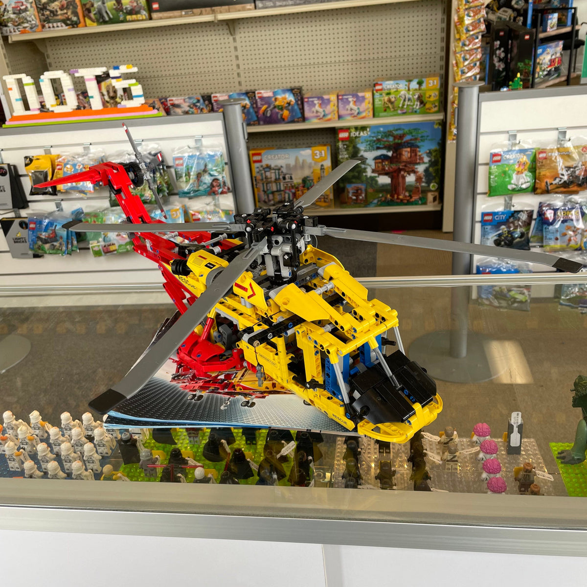 9396 Helicopter (Retired) (Previously Owned) product image 1, provided for visual reference and product detail review