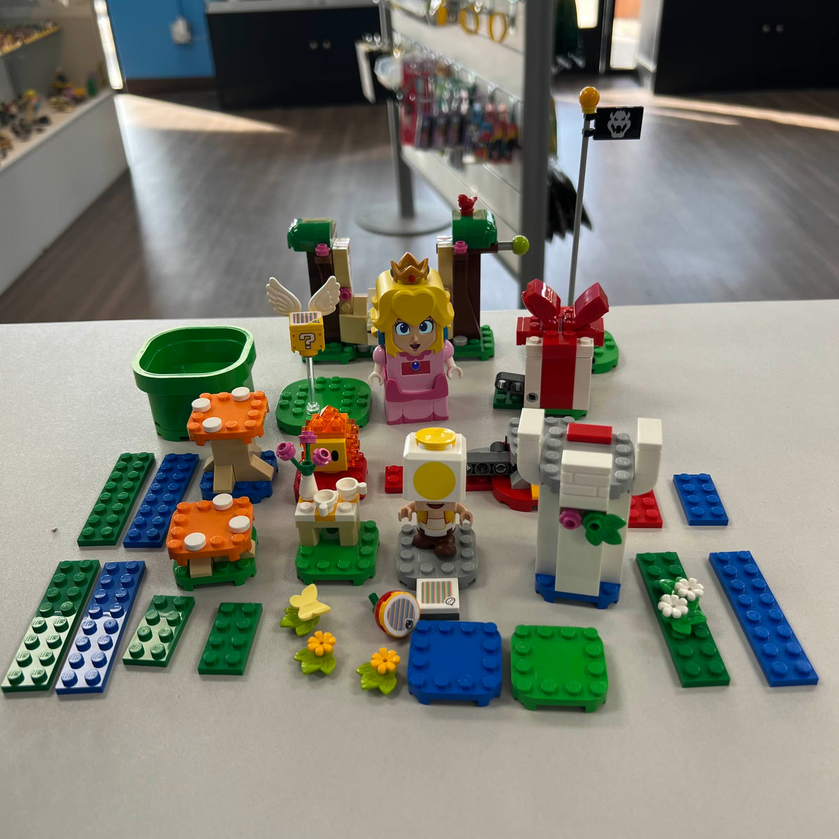 71403 Adventures with Peach - Starter Course (Previously Owned) (Retired) product image 1, provided for visual reference and