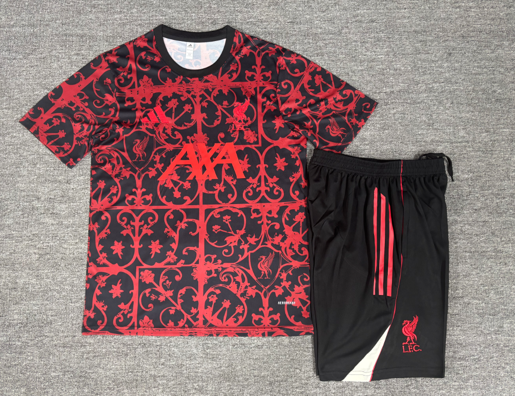 Kids Liverpool Training Tracksuits 25/26 Football Kit product image 2