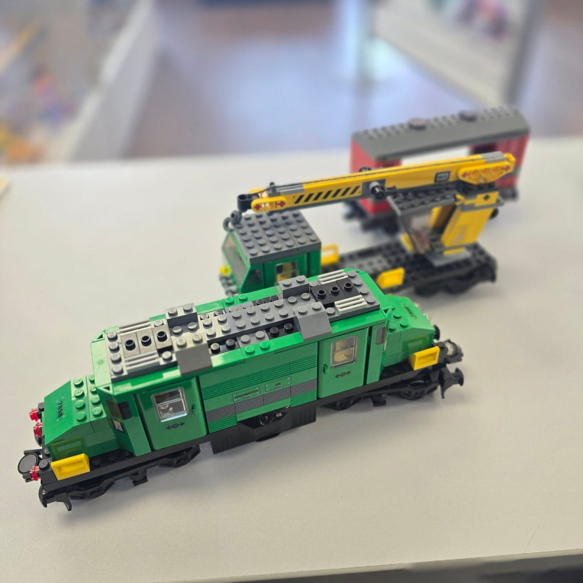 7898 9V Cargo Train Deluxe (Retired) (Previously Owned) product image 1, provided for visual reference and product detail
