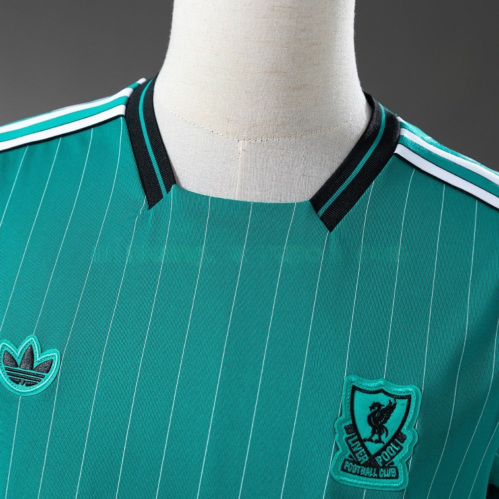Liverpool Jersey 2025/26 Green Special Football Kit product image 5