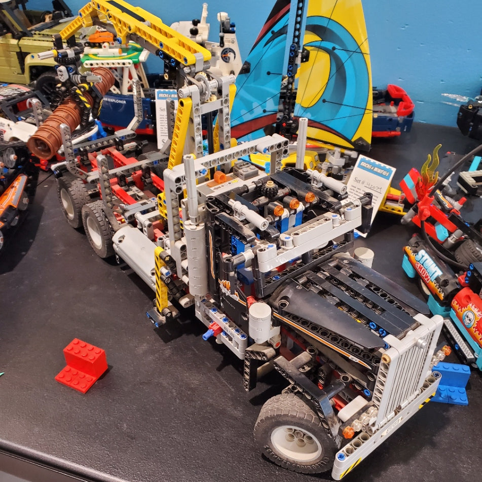 9397 LEGO Technic: Logging Truck (Retired) (Previously Owned) product image 1, provided for visual reference and product