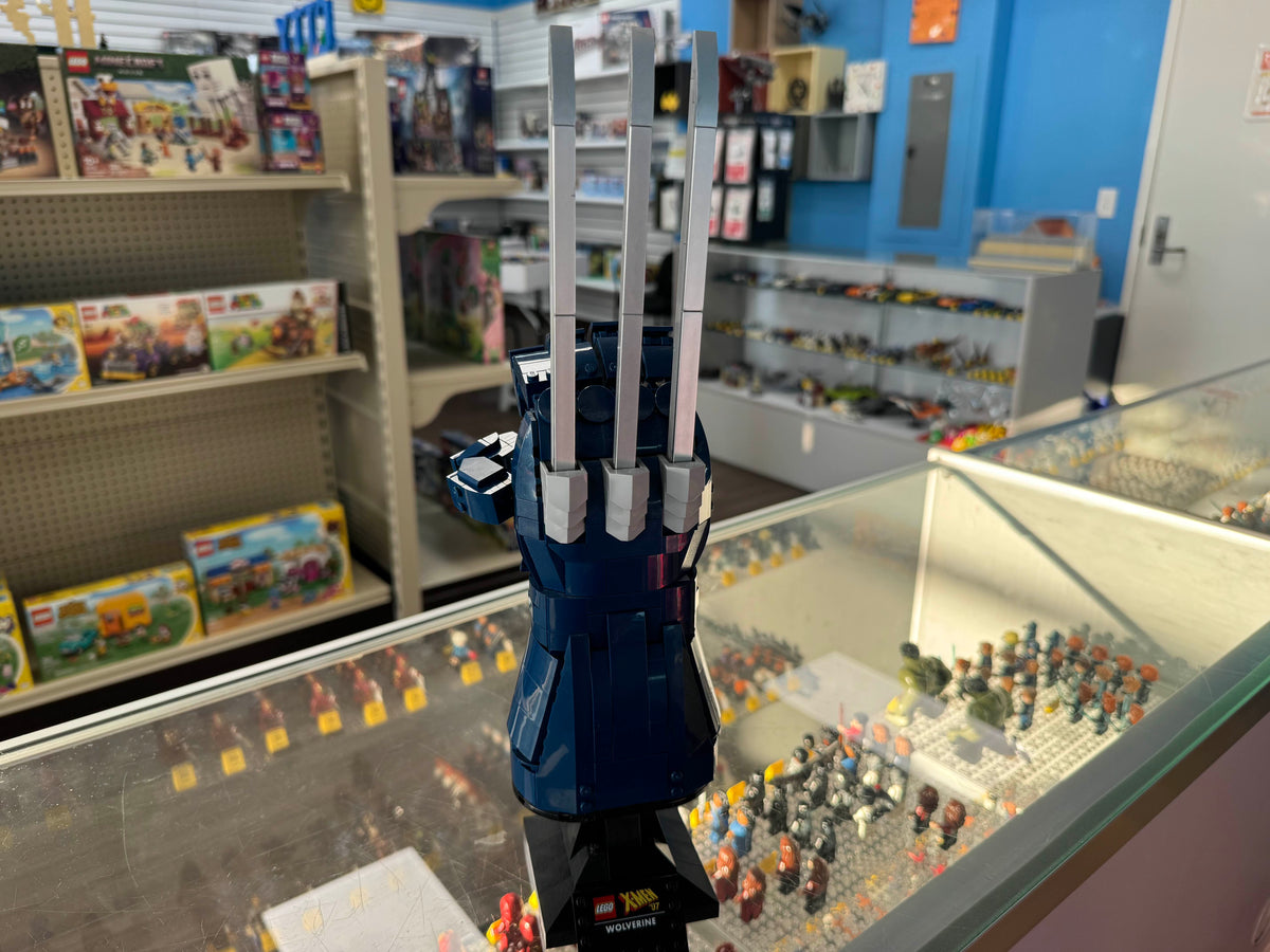 76250 LEGO Marvel: Wolverine's Adamantium Claws (Previously Owned) (Retired) product image 1, provided for visual reference
