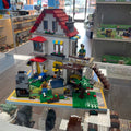 31069 Modular Family Villa (Retired) (Previously Owned) product image 1, provided for visual reference and product detail