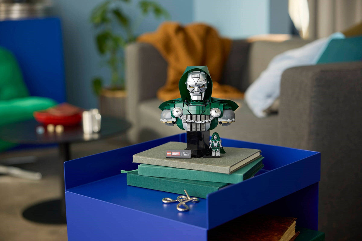 76345 Doctor Doom Bust product image 2, provided for visual reference and product detail review