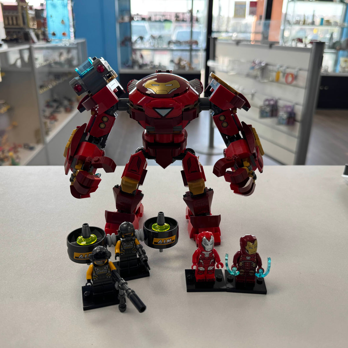 76164 Iron Man Hulkbuster versus A.I.M. Agent (Retired) (Previously Owned) product image 1, provided for visual reference