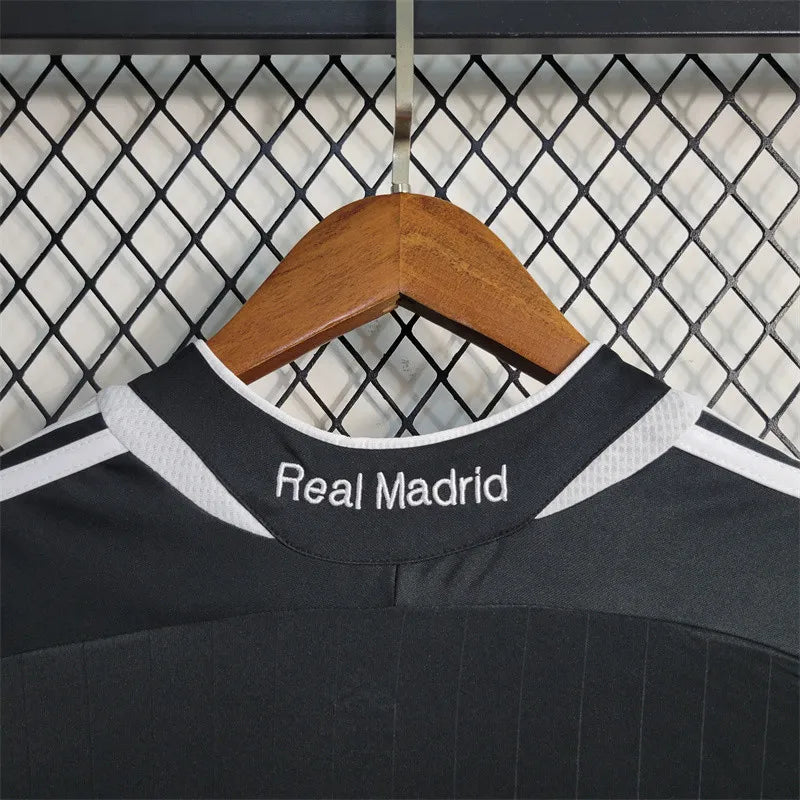 Long Sleeves Away Real Madrid Jersey 06/07 Retro Football product image 10