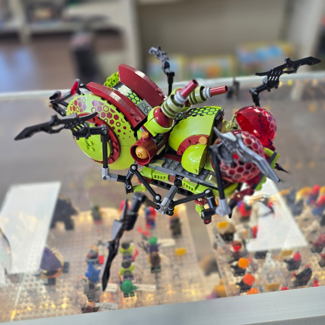 70708 Hive Crawler (Retired) (Previously Owned) product image 1, provided for visual reference and product detail review