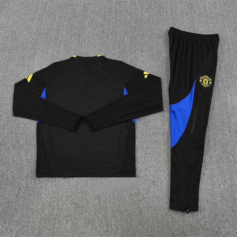 Manchester United Training Tracksuits 25/26 Football Kit product image 8