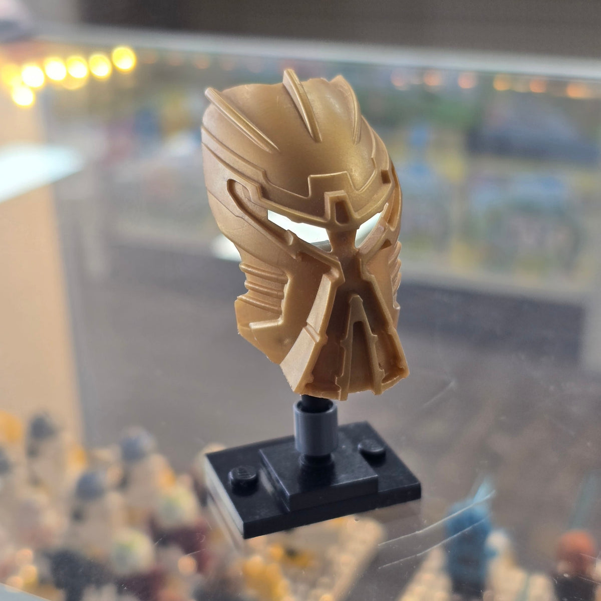60936 Bionicle Mask Gold Ignika (Toa Ignika) product image 1, provided for visual reference and product detail review